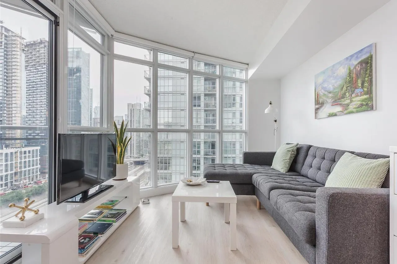 1Br Apartment In The Entertainment District Toronto Canada