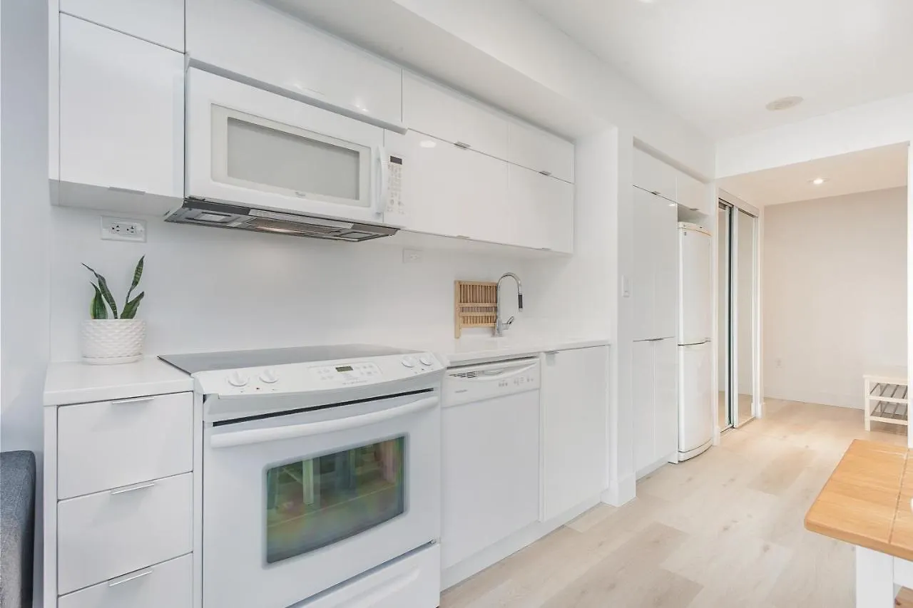 1Br Apartment In The Entertainment District Toronto